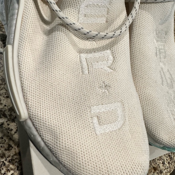 Auth Adidas Pharrell Human Made - Picture 11 of 11